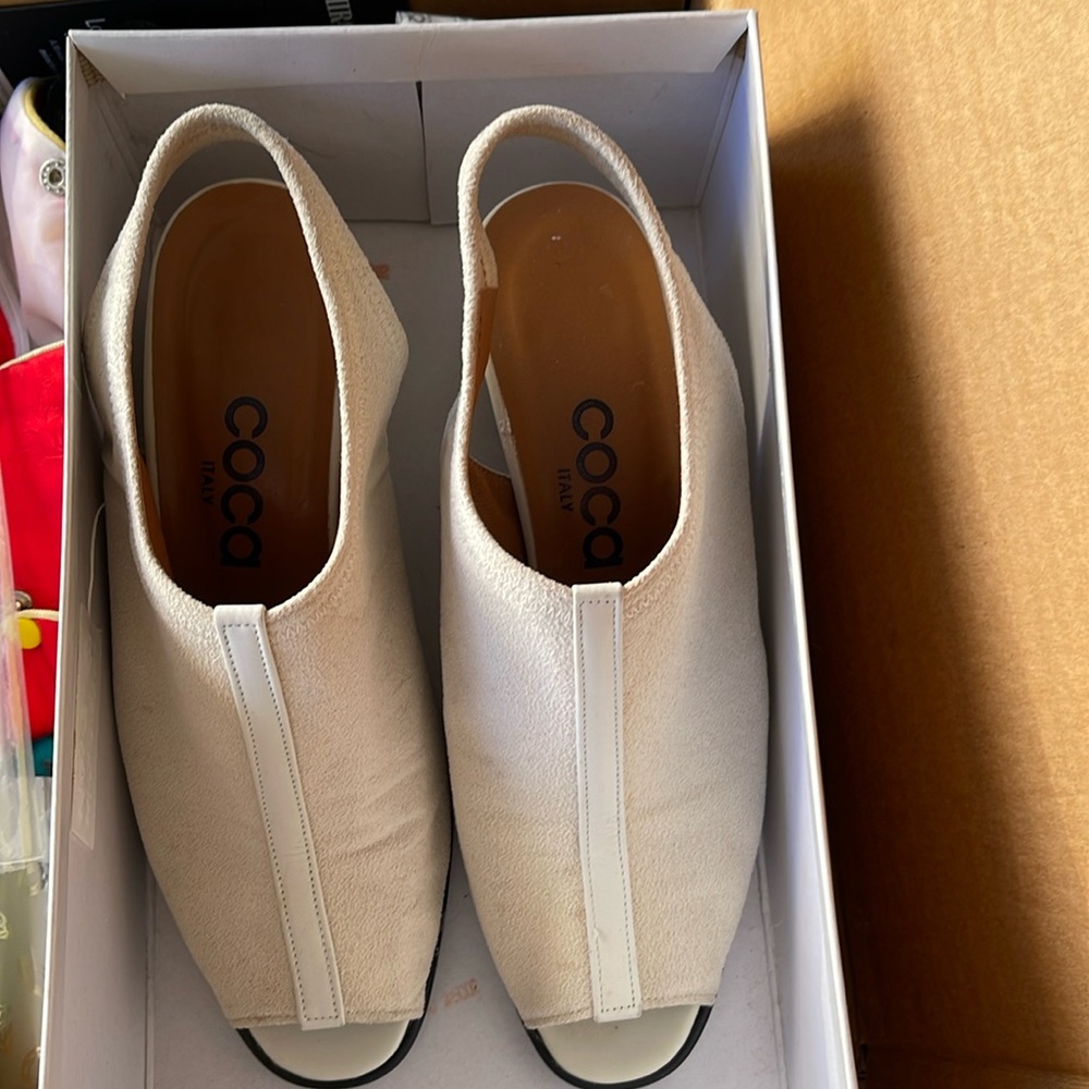 Coco Italy Neutral Suede Peep Toe Shoes 5.5-6